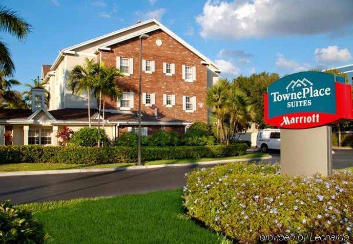 Candlewood Suites Miami Lakes By Ihg Eksteriør billede
